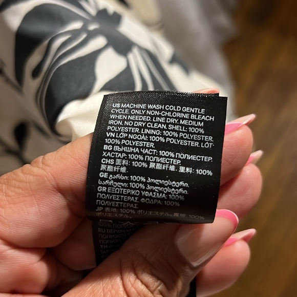 H&M Cream and Black Floral Print Maxi Dress - Picture 8 of 8